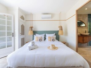 8 bedrooms, iron/ironing board, travel cot, WiFi