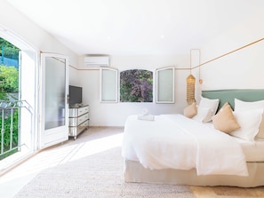 8 Schlafzimmer, Bügeleisen/Bügelbrett, Reisekinderbett, WLAN