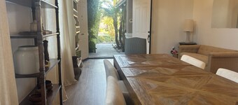 Large 5-Bedroom Home, near Beach, Mountain Views