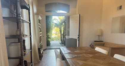 Large 5-Bedroom Home, near Beach, Mountain Views