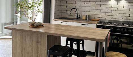 Fridge, oven, cookware/dishes/utensils