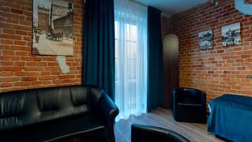 Camera Comfort, vista città | Una scrivania, postazione laptop, ferro/asse da stiro, Wi-Fi gratuito