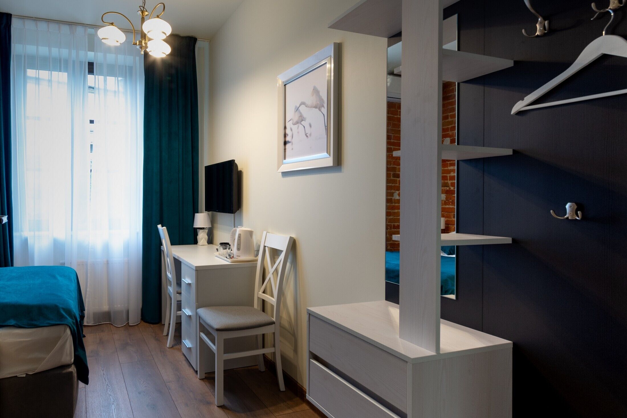 Comfort Room, City View