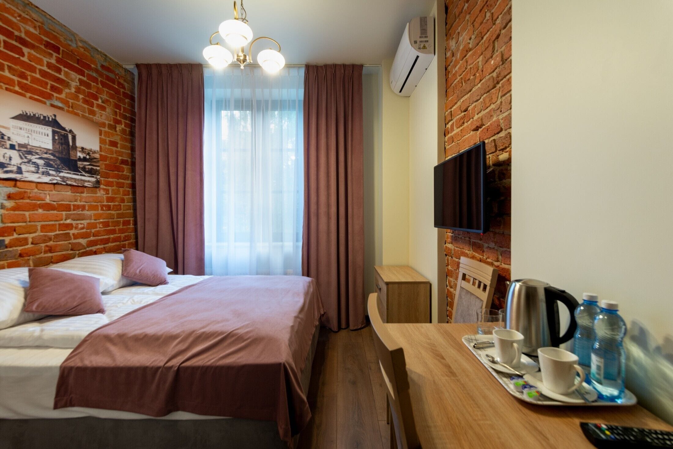 Comfort Room, City View