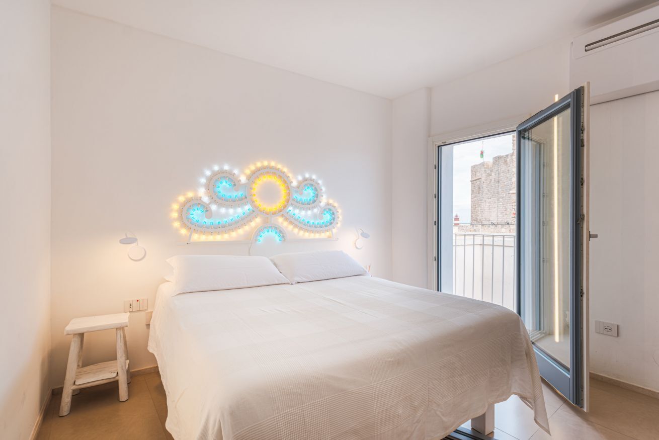 2 bedrooms, iron/ironing board, travel cot, free WiFi