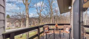 Cozy 2-bedroom condo in lovely Hidden Valley with WiFi