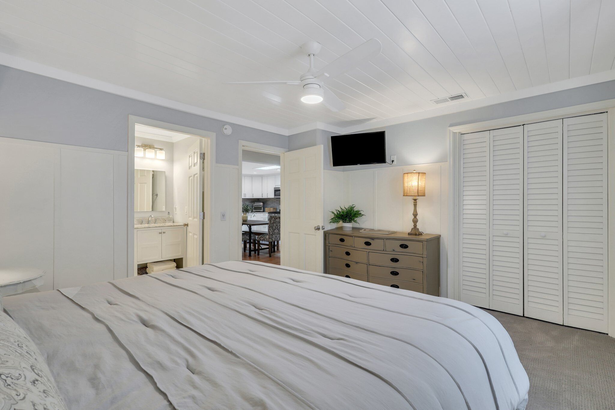 3 chambres, fer et planche à repasser, Wi-Fi gratuit, draps fournis