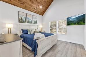 1 bedroom, travel cot, free WiFi, bed sheets