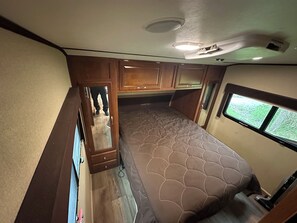 2 bedrooms, bed sheets