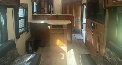 Quiet area RV w AC outside Bloomington 3 Beds 5 acres w walking nature trails