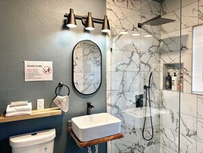 1 bedroom - Modern Studio Retreat Stylish Spacious MR (Oklahoma City)