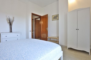 3 dormitorios, tabla de planchar con plancha, wifi y ropa de cama