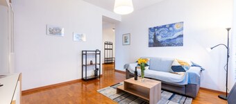 Charming apartment of about 65 sqm, perfect for 4 people, located on the fourth floor of a renovated building with elevator (NOT suitable for disabled people).The property is located in a strategic area, a short distance from the train station, and in an