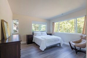 6 Schlafzimmer, Schreibtisch, Bügeleisen/Bügelbrett, kostenloses WLAN