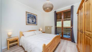 2 chambres, fer et planche Ă  repasser, accĂšs Internet, draps fournis