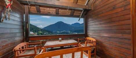 屋外ダイニングエリア