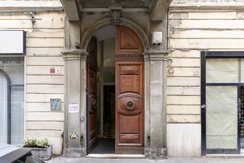 GuestHost - Livorno Central and Bright Studio!