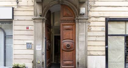 GuestHost - Livorno Central and Bright Studio!