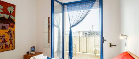 1 chambre, fer et planche à repasser, Wi-Fi, draps fournis