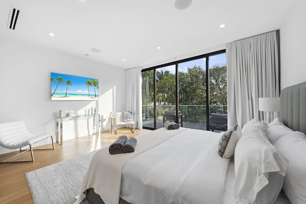 7 bedrooms, iron/ironing board, travel crib, free WiFi