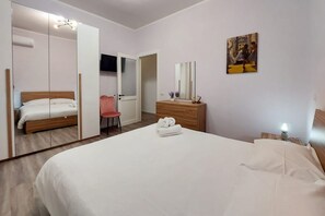 3 slaapkamers, een strijkplank/strijkijzer, wifi