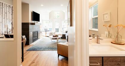 Park City Ski House + Hot Tub, steps to Main Street