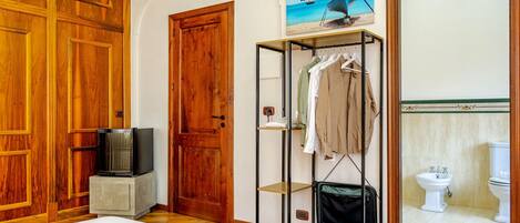 1 camera, culla da viaggio, Wi-Fi gratuito, lenzuola