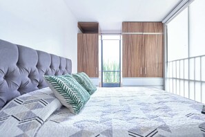 2 habitaciones, tabla de planchar con plancha, wifi y ropa de cama