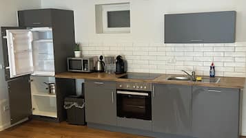 Mikroaaltouuni, uuni, liesi, astianpesukone