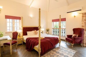 House | 5 bedrooms - Villa Bauhinia - 5bhk With Pool 10 Mins to Beach (Vagator)