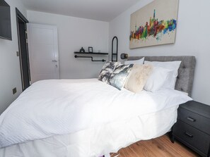 5 bedrooms, individually decorated, individually furnished, free WiFi