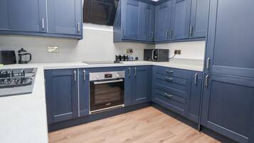 Dishwasher, cookware/dishes/utensils