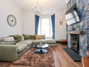 Living area - The Alhambra (Southport)