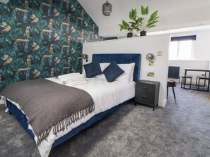 Cottage | 5 bedrooms, individually decorated, individually furnished, free WiFi - The Alhambra (Southport)