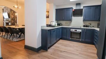 Dishwasher, cookware/dishes/utensils