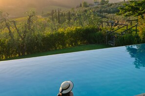 A heated pool - Unique Villa with Infinity Pool in the heart of Chianti (Greve in Chianti)