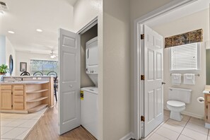 Shower, towels - Scenic Golf Villa  River Creek 1002 - Sunset Beach (Sunset Beach)