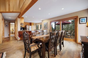 Dining - Exquisite Dog Friendly Northstar Home on Shuttle Route w/ Private Hot Tub & HOA Amenity Access! (Truckee)