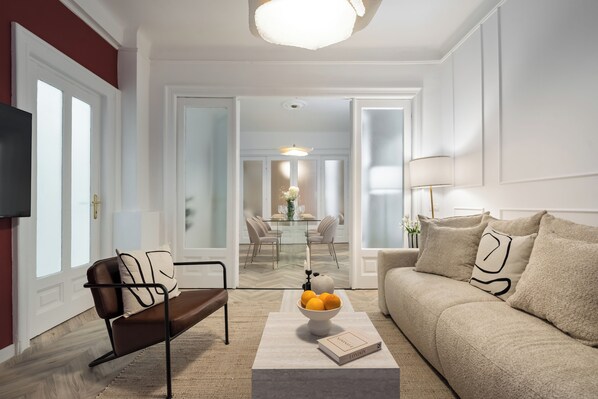 Deluxe Apartment, 3 Bedrooms, Balcony, City View | Living room | 43-inch Smart TV with digital channels, Netflix, streaming services