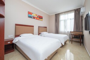 舒適雙床房 | 埃及棉床單、羽絨被、記憶床墊、書桌