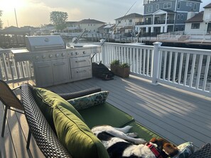 Terrace/patio - Gorgeous waterfront 5-bedroom lagoon getaway, 7 minutes from Seaside beaches! (Toms River)