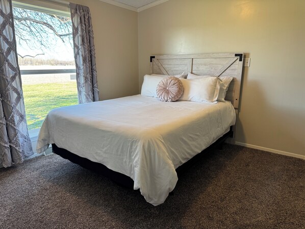 4 bedrooms, desk, iron/ironing board, travel crib