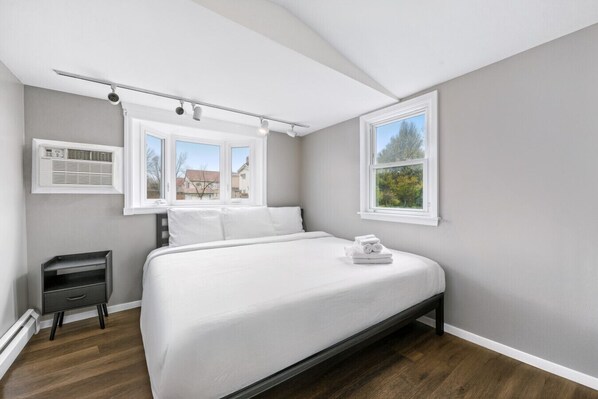 3 bedrooms, iron/ironing board, WiFi