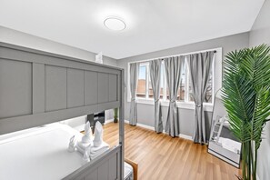 3 bedrooms, desk, iron/ironing board, travel crib