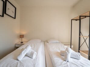 2 bedrooms, internet