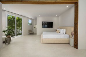 5 bedrooms, WiFi, bed sheets