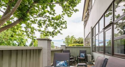 Sun Drenched Ground Floor Studio with Patio