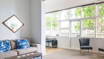 テレビ、ステレオ