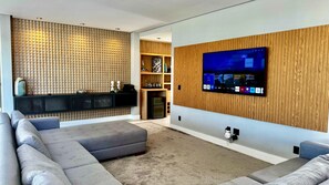 Smart TV, stereo
