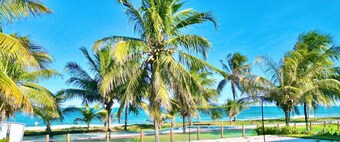 Casa Mar 49 Beachfront Mansion With 8 Suites in Guarajuba Paraíso Condominium